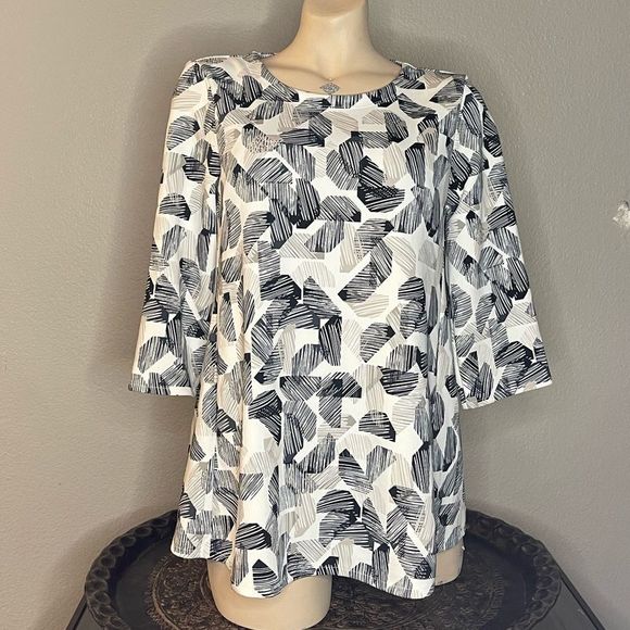 ALFANI BLOUSE- BLACK AND WHITE PATTERN - Picture 1 of 6